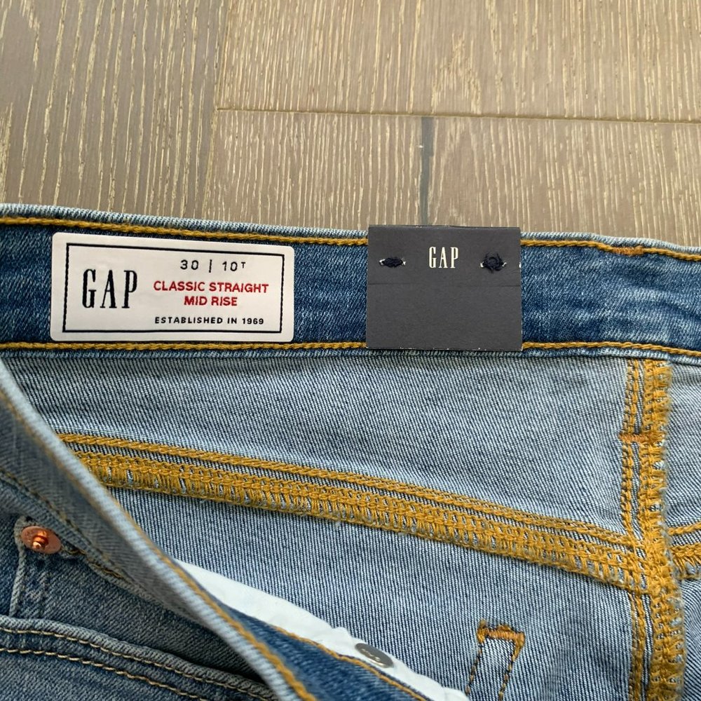 Gap Classic Straight Mid-rise jeans size 30T - Picture 2 of 6